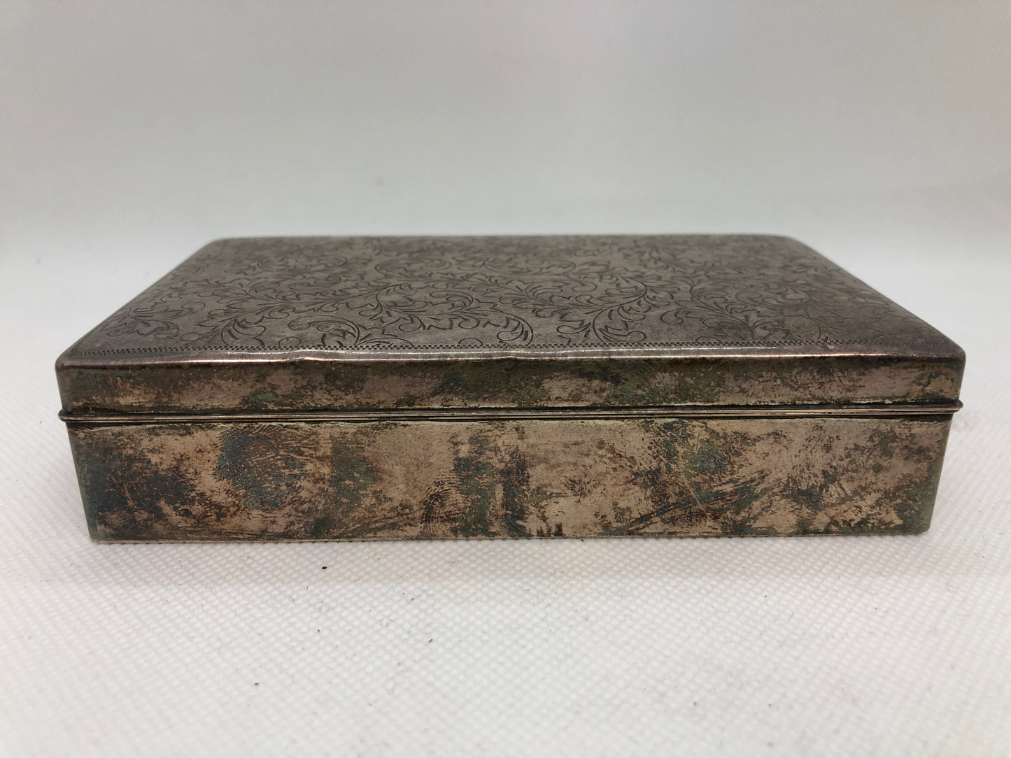 Y4453 BOX Silver accessory case Arabesque signed Japan antique vintage storage