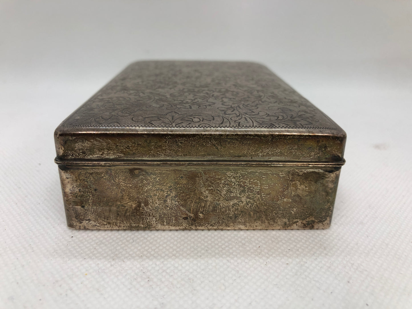 Y4453 BOX Silver accessory case Arabesque signed Japan antique vintage storage