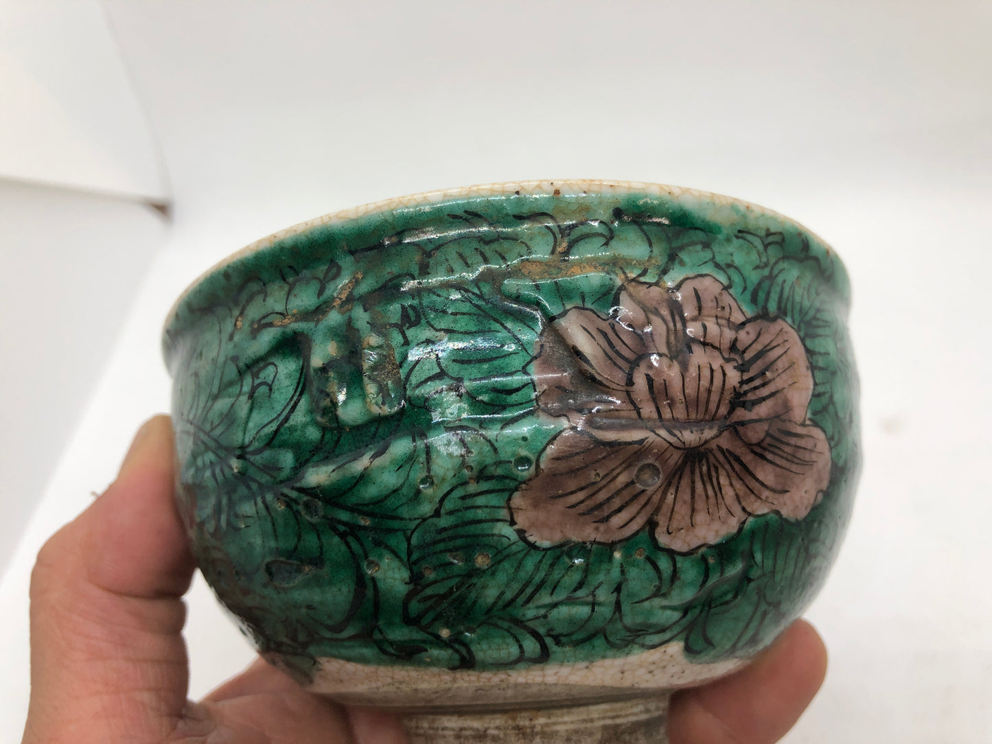 Y4459 CHAWAN Kutani-ware signed flower Japan antique tea ceremony pottery bowl