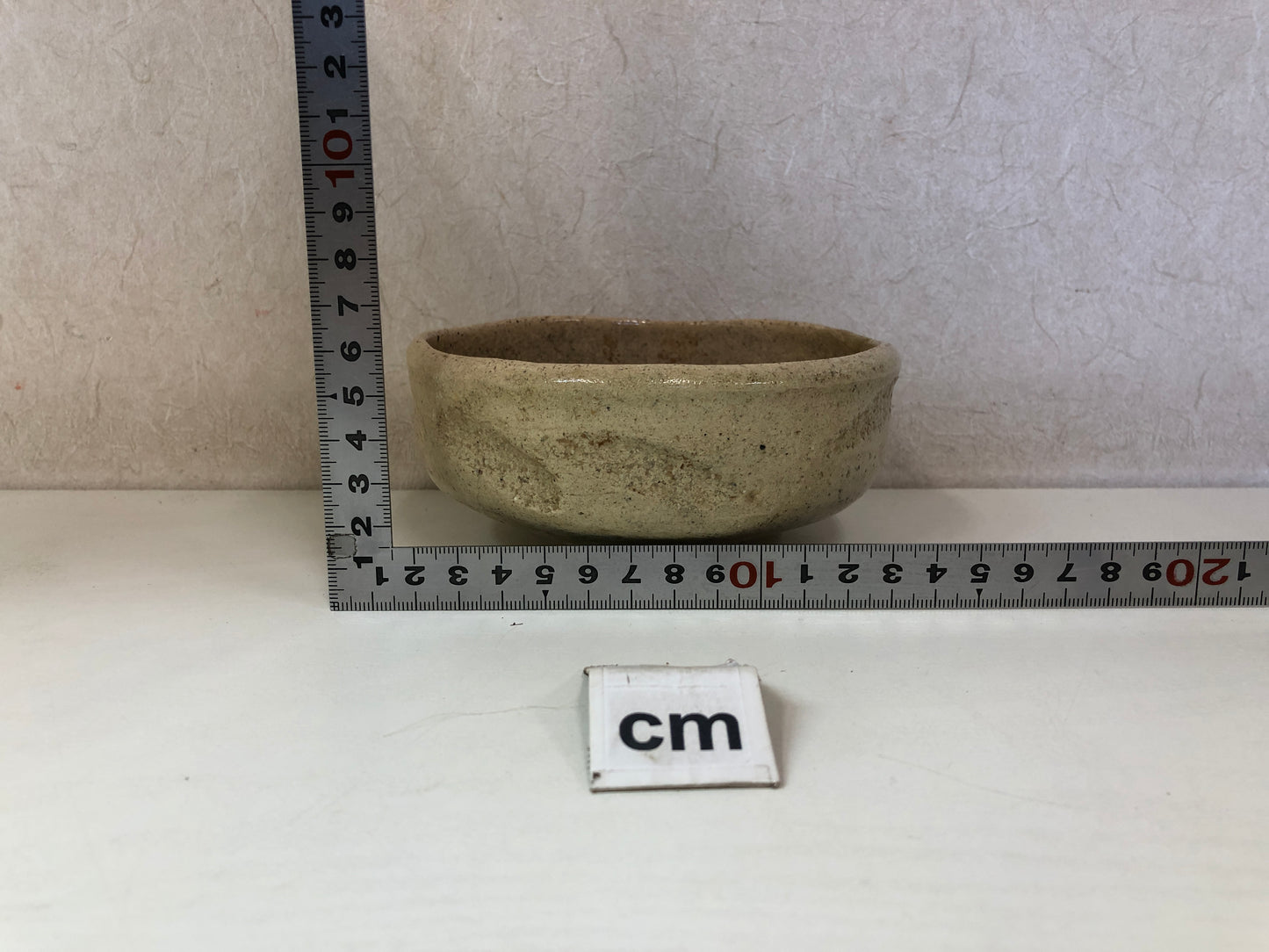 Y4575 CHAWAN Raku-ware white flat signed Japan antique tea ceremony pottery bowl