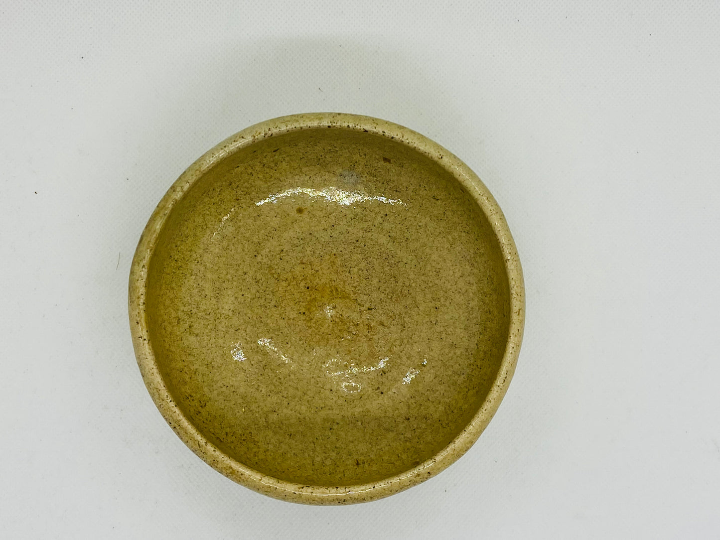 Y4575 CHAWAN Raku-ware white flat signed Japan antique tea ceremony pottery bowl