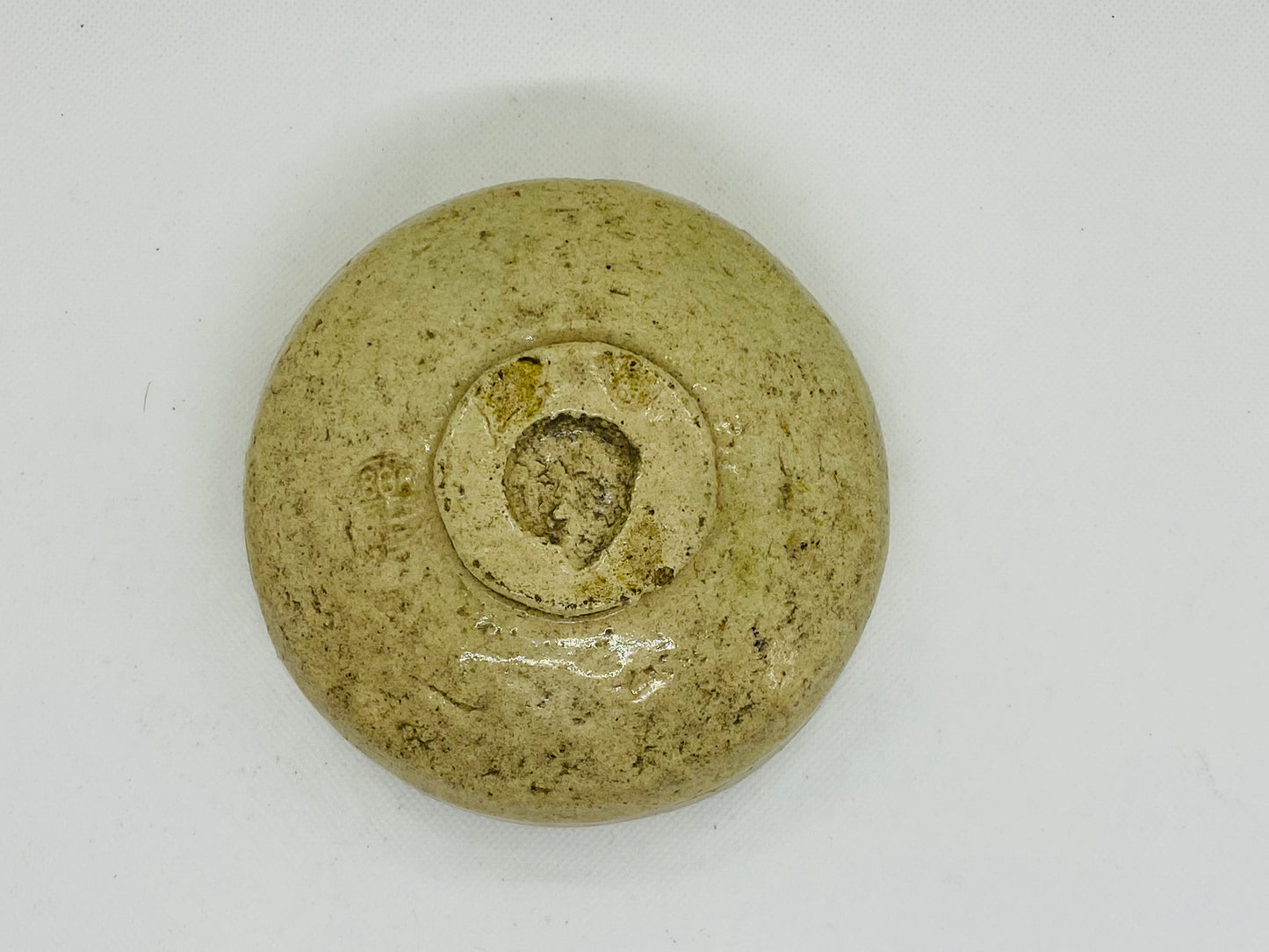 Y4575 CHAWAN Raku-ware white flat signed Japan antique tea ceremony pottery bowl
