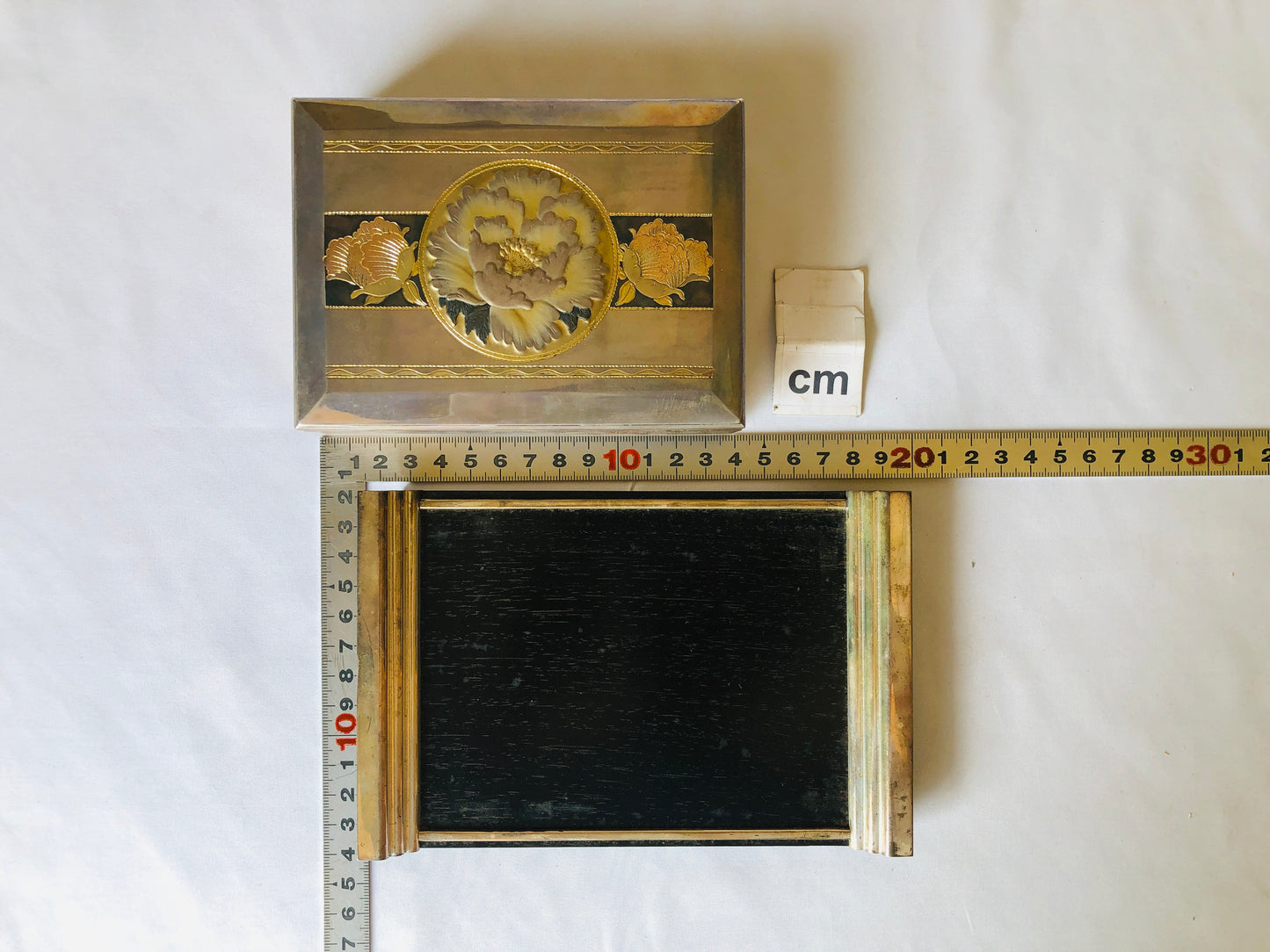 Y4810 BOX Silver Accessory case flower signed Japan antique vintage storage