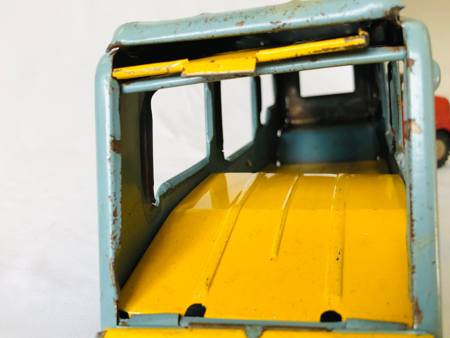 Y4935 TIN TOY automobile carrier car truck box Japan antique vintage vehicle