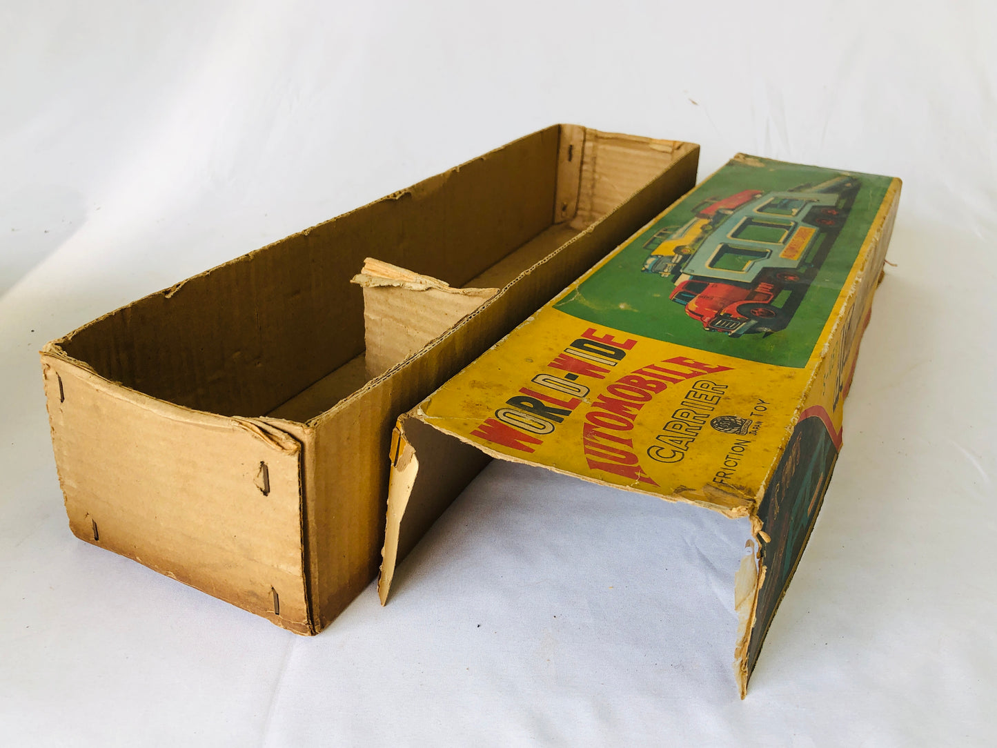 Y4935 TIN TOY automobile carrier car truck box Japan antique vintage vehicle