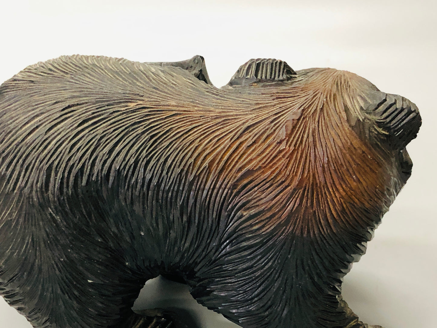 Y5267 OKIMONO wood Bear salmon figure figurine Japan antique interior decor