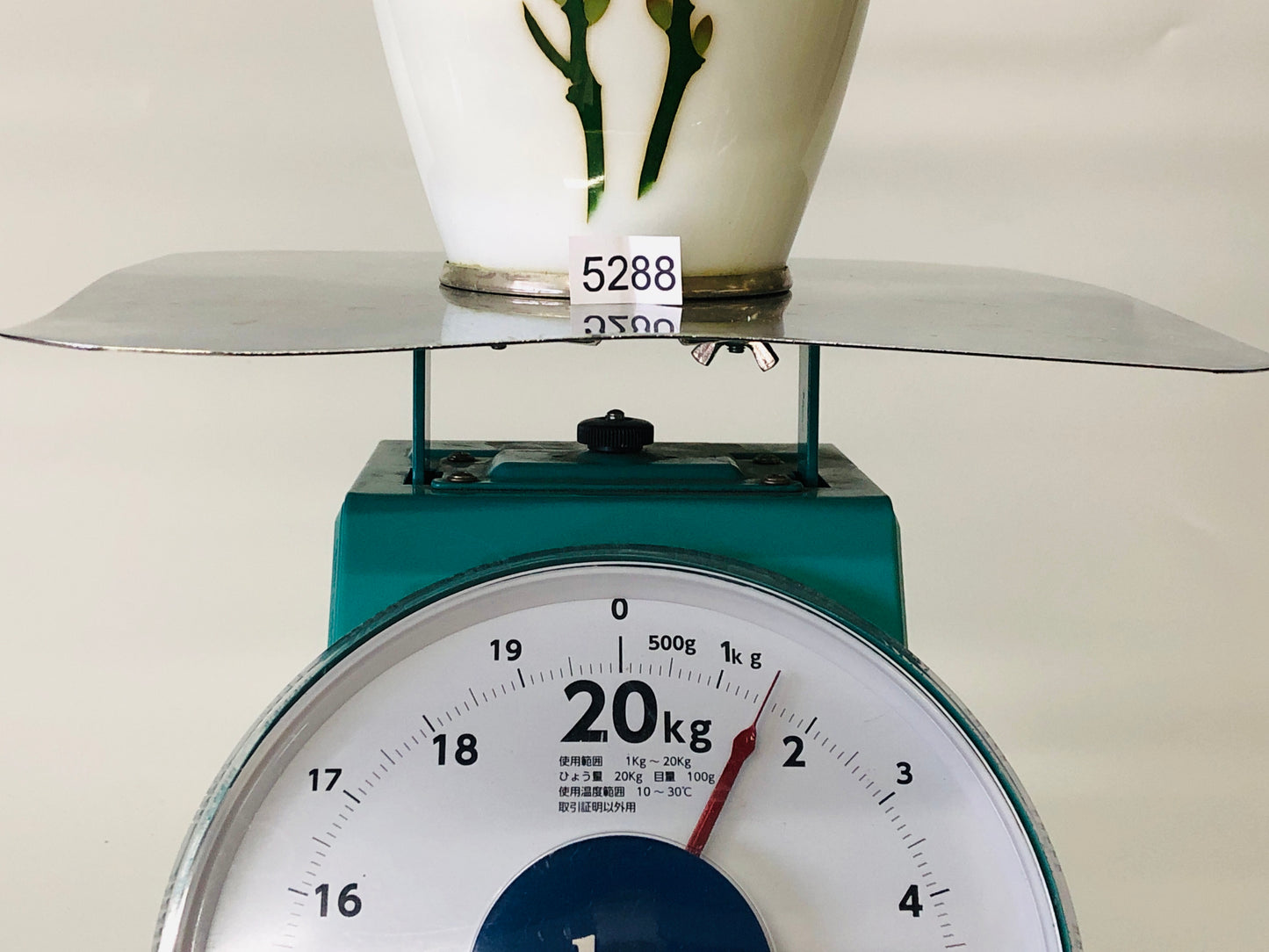 Y5288 FLOWER VASE Cloisonne white floral design Japan ikebana antique interior