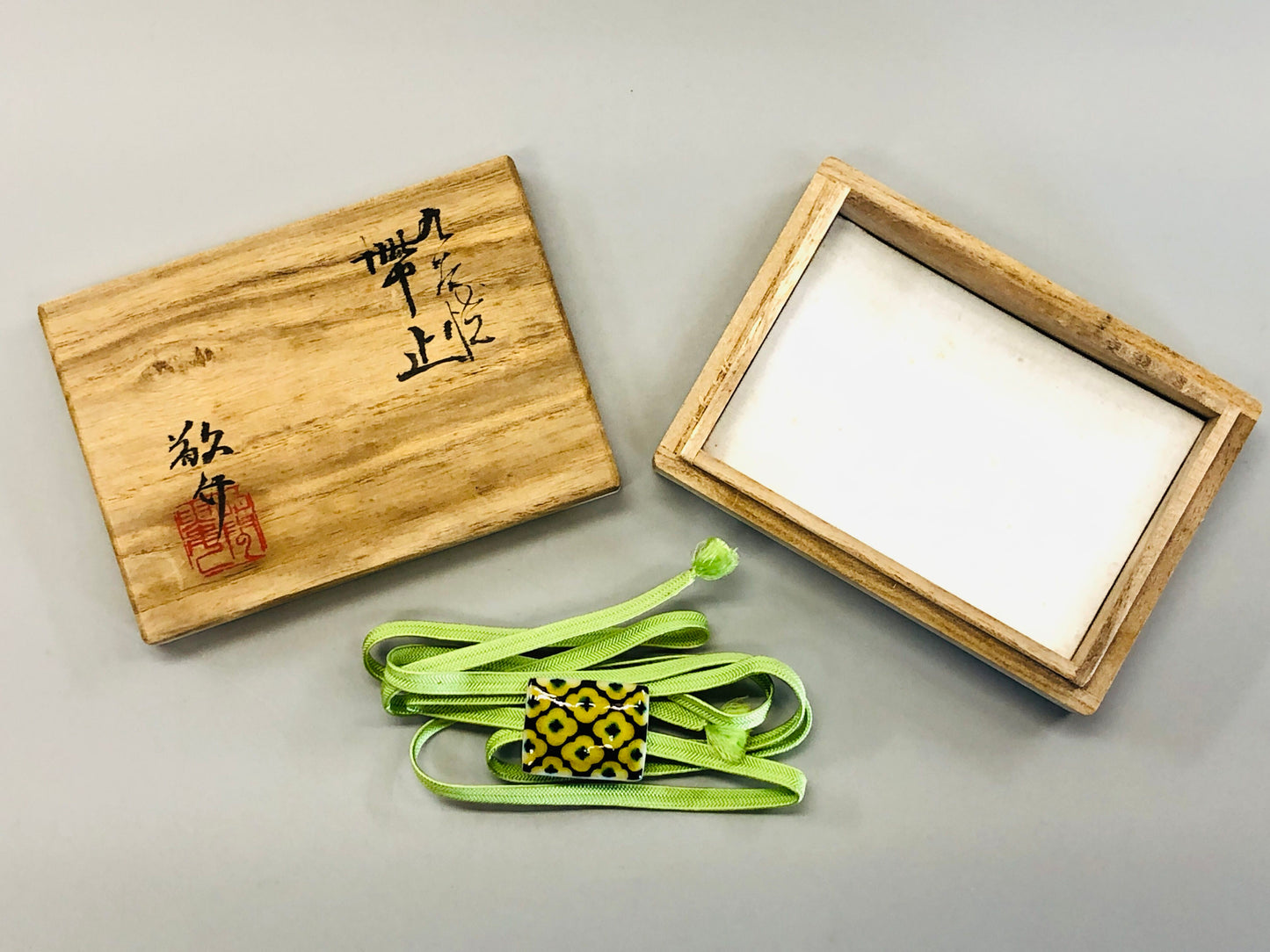 Y5309 OBIDOME Sash Clip Kutani-ware signed box Japan Kimono accessory antique