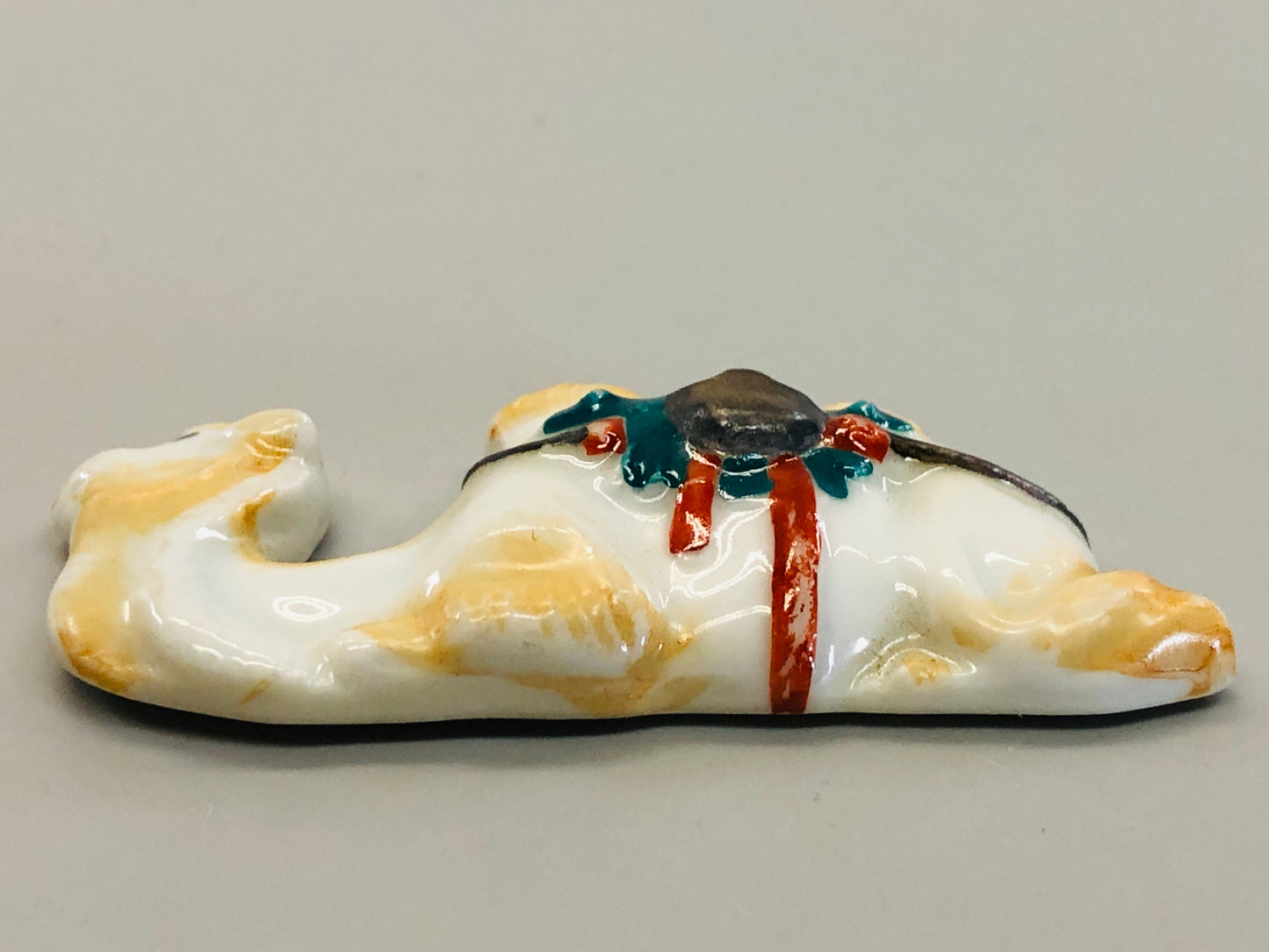 Y5310 OBIDOME Sash clip Camel ceramics box Japan Kimono accessory antique brooch
