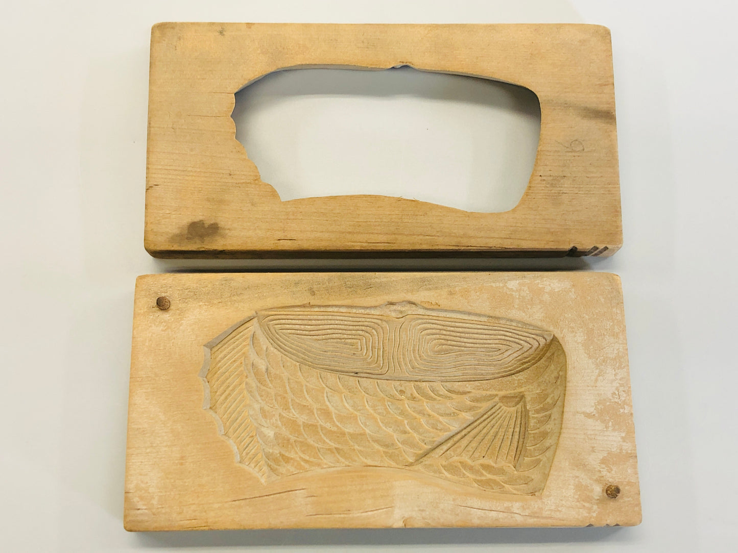 Y5343 KASHIGATA Cut fish wood carving Japan antique Wooden Pastry Mold wagashi
