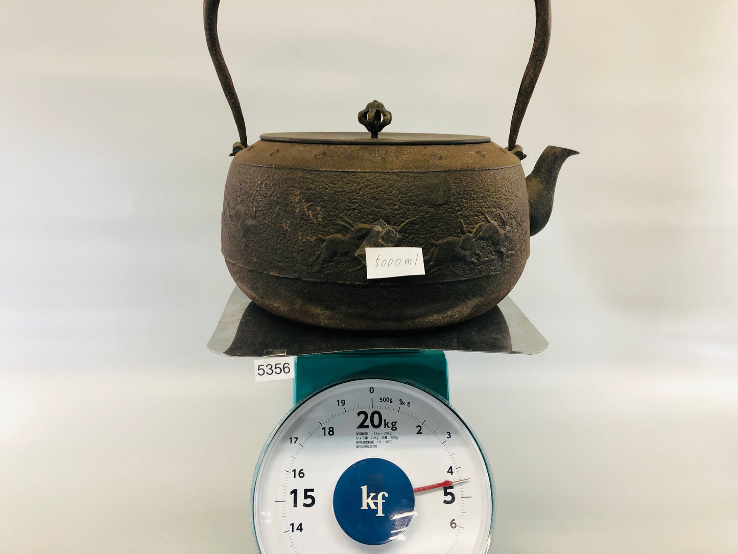 Y5356 TETSUBIN Large iron kettle rabbit moon signed tea pot teapot Japan antique