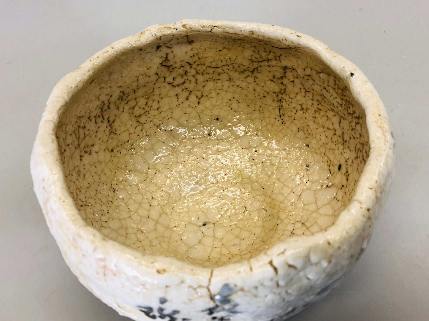 Y5396 CHAWAN Mino-ware signed marks Japan antique tea ceremony pottery vintage