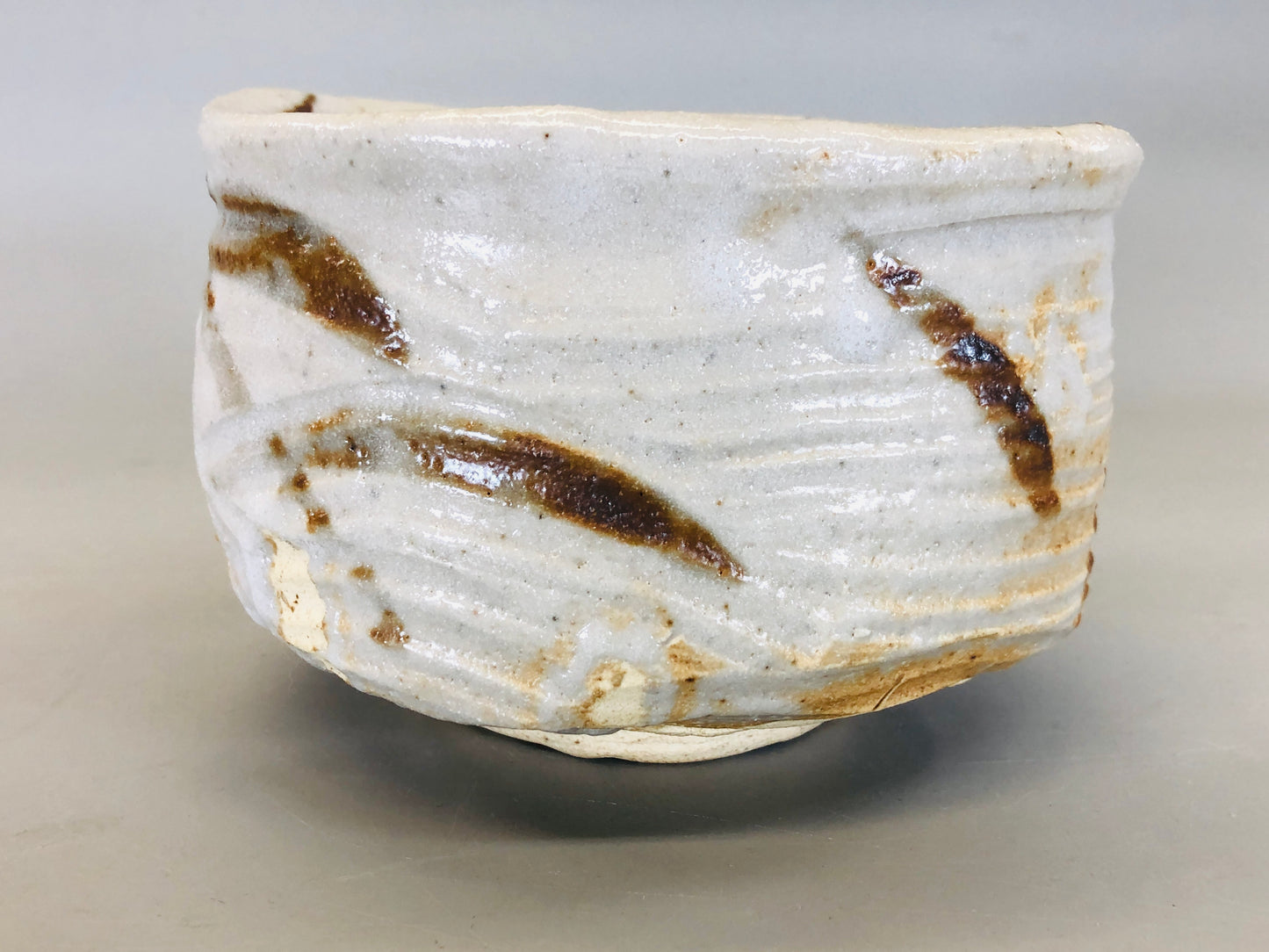 Y5403 CHAWAN Shino-ware signed box Japan antique tea ceremony pottery vintage
