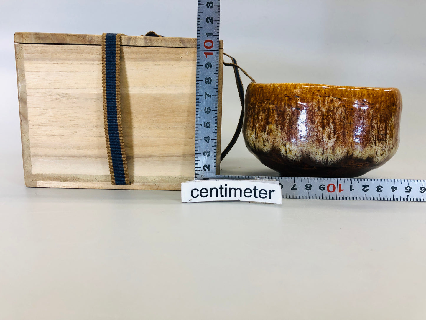 Y5405 CHAWAN Oohi-ware Ameyu glaze signed box Japan antique tea ceremony pottery
