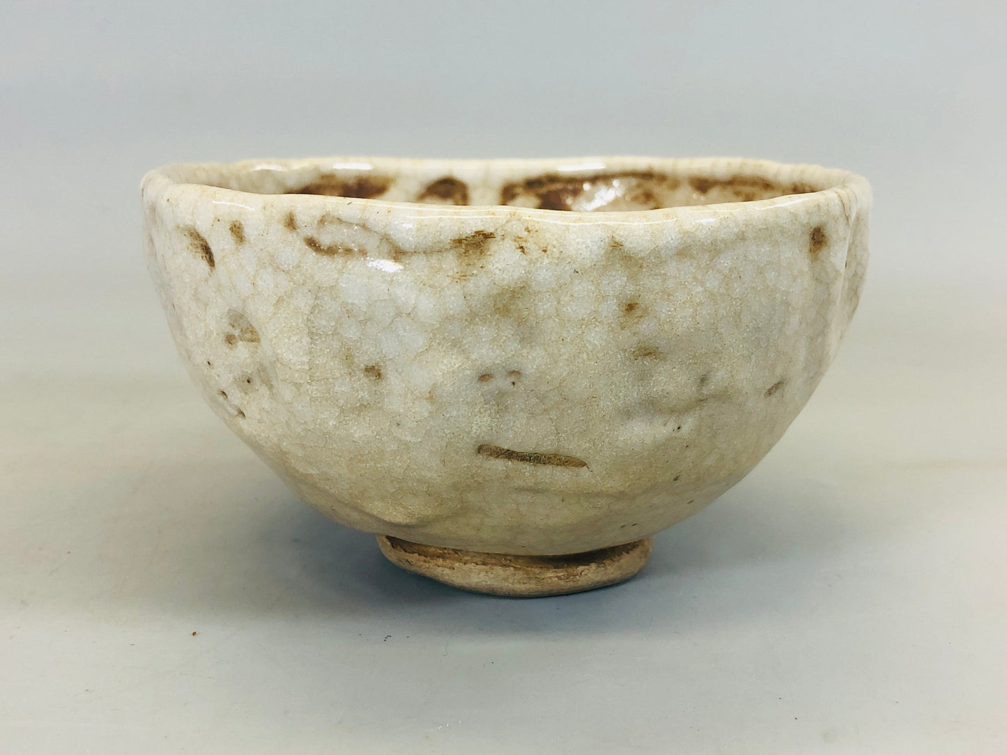 Y5477 CHAWAN Shino-ware signed box Japan antique tea ceremony bowl pottery