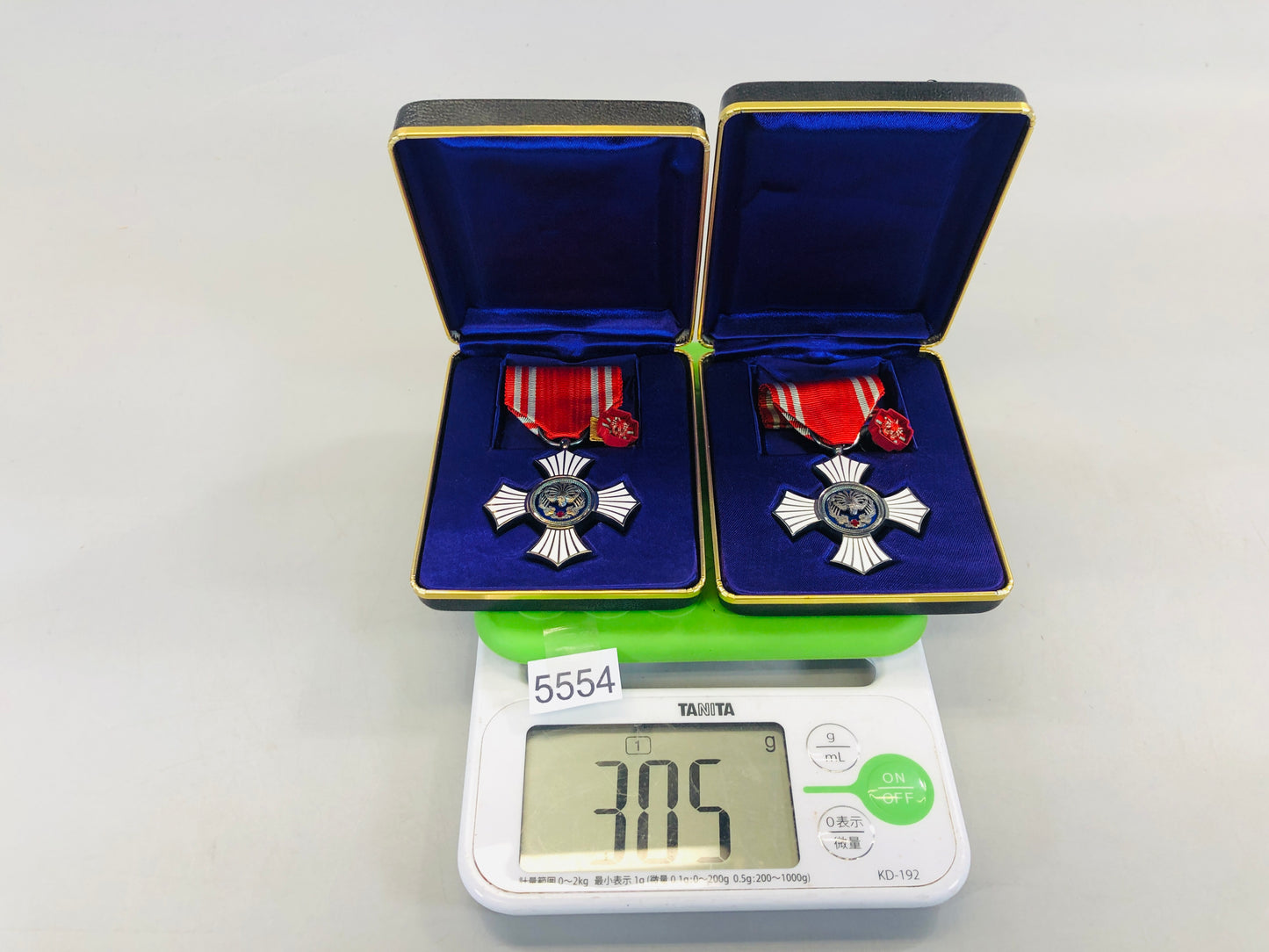 Y5554 KUNSHO Japanese Red Cross medals set of 2 Imperial Japan Army WW2 vintage