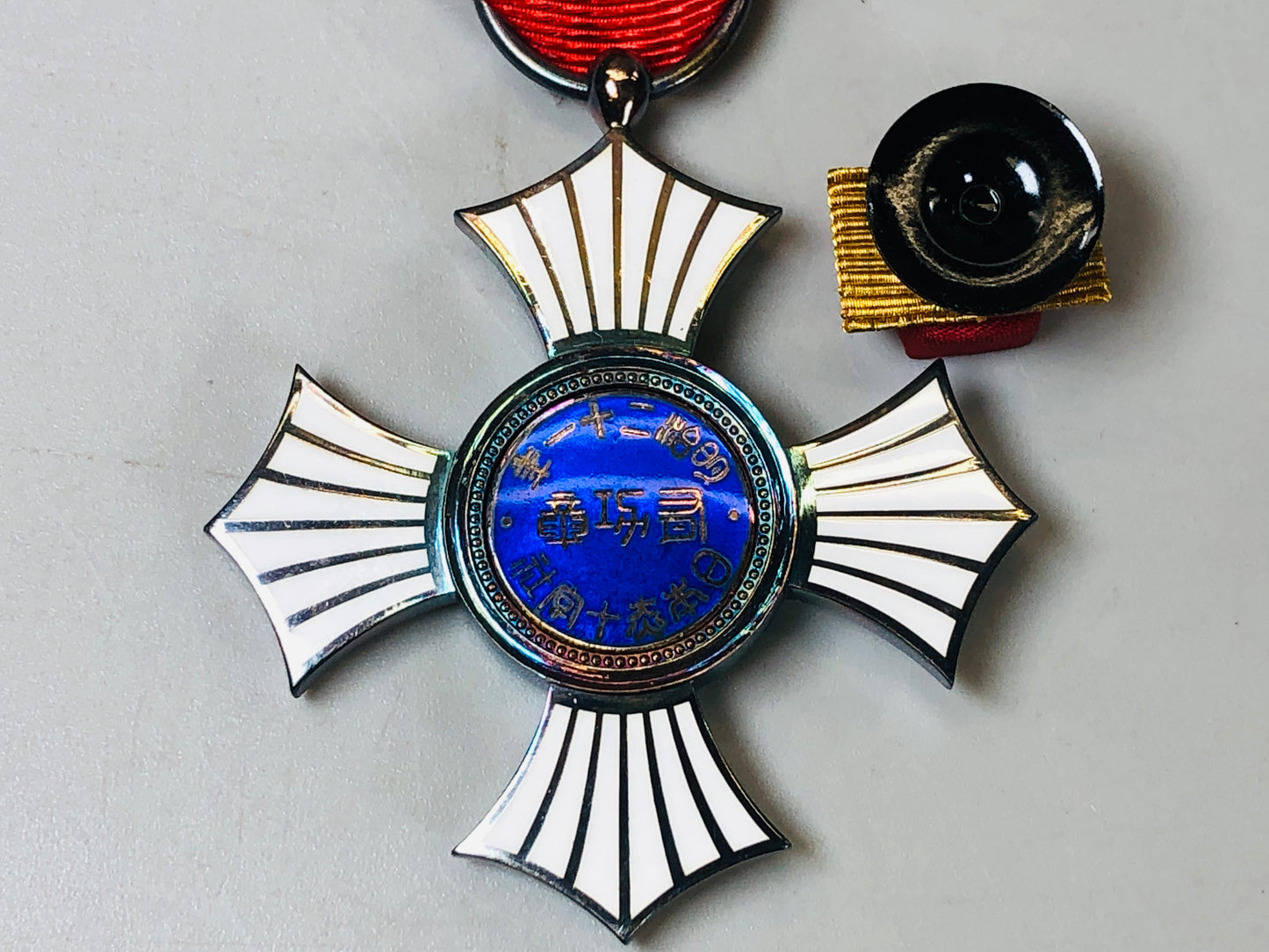 Y5554 KUNSHO Japanese Red Cross medals set of 2 Imperial Japan Army WW2 vintage