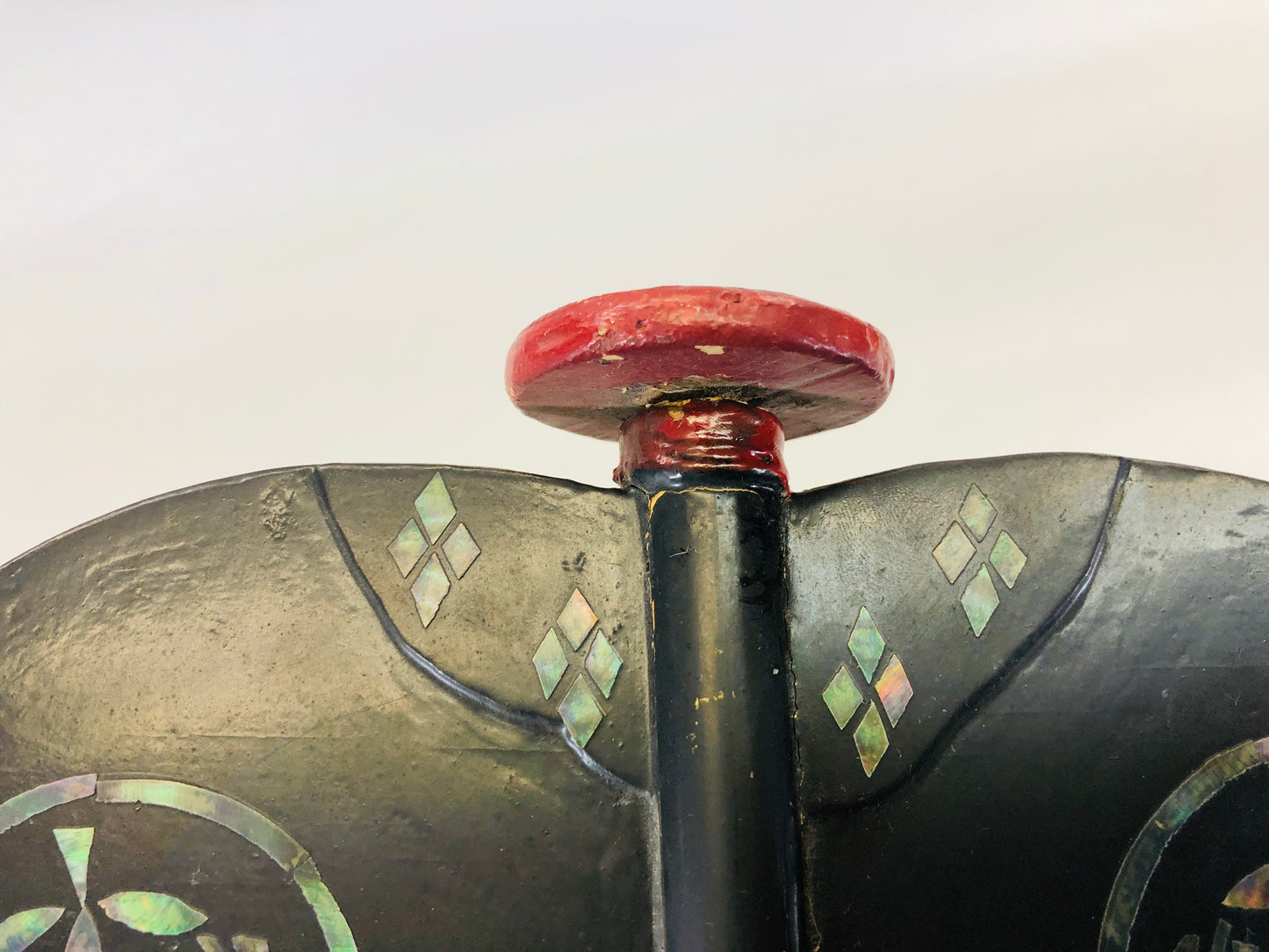 Y5565 GUNBAI Raden mother-of-pearl work Makie Japan antique samurai busho bushi