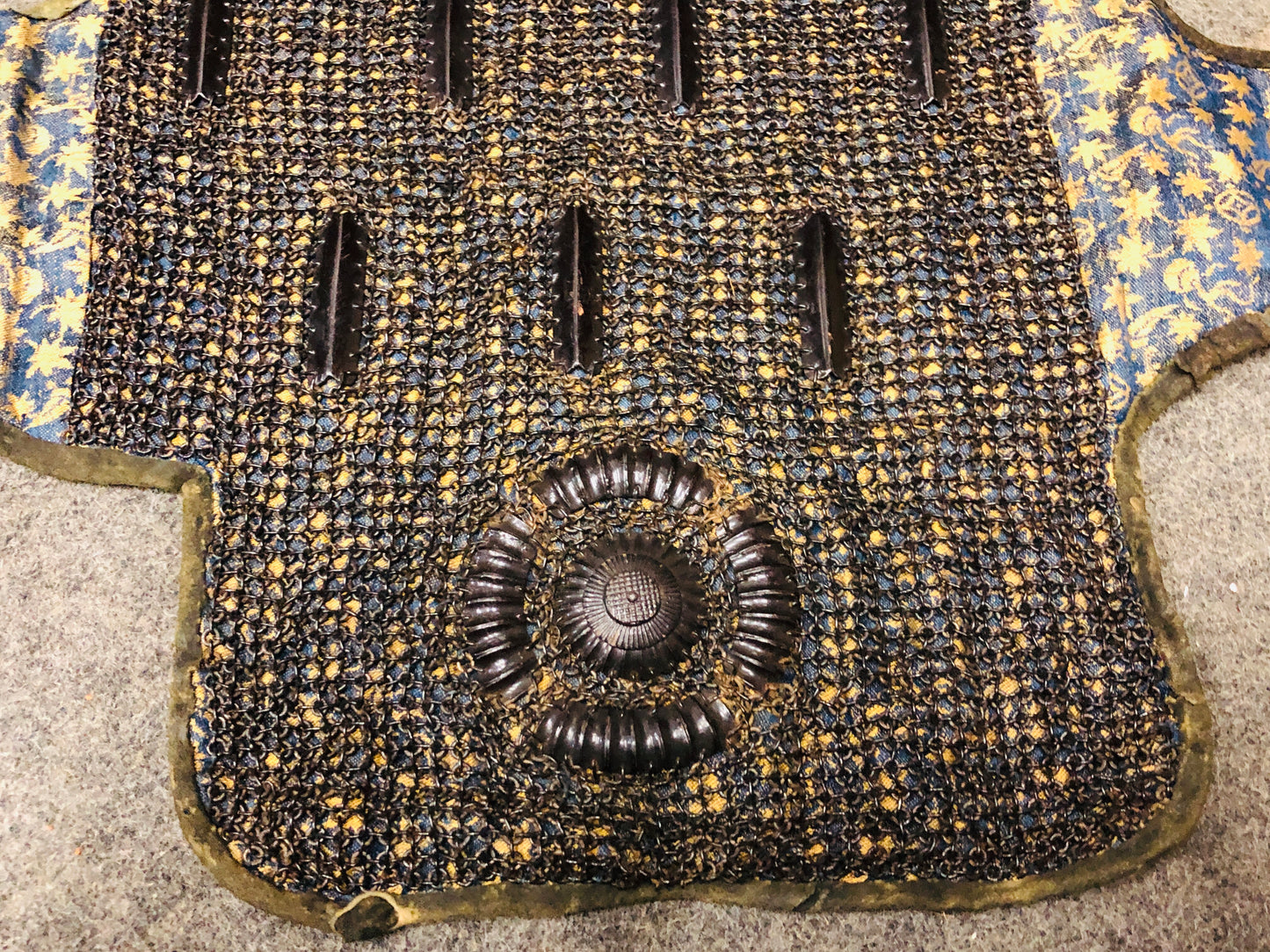 Y5752 YOROI Haidate iron thigh guard Edo period Japan antique vintage armor gear