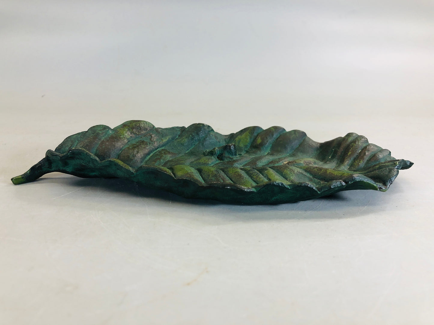 Y5773 DISH Copper small plate signed frog leaf Japan antique vintage tableware