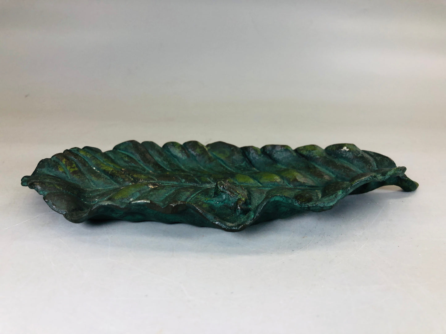 Y5773 DISH Copper small plate signed frog leaf Japan antique vintage tableware