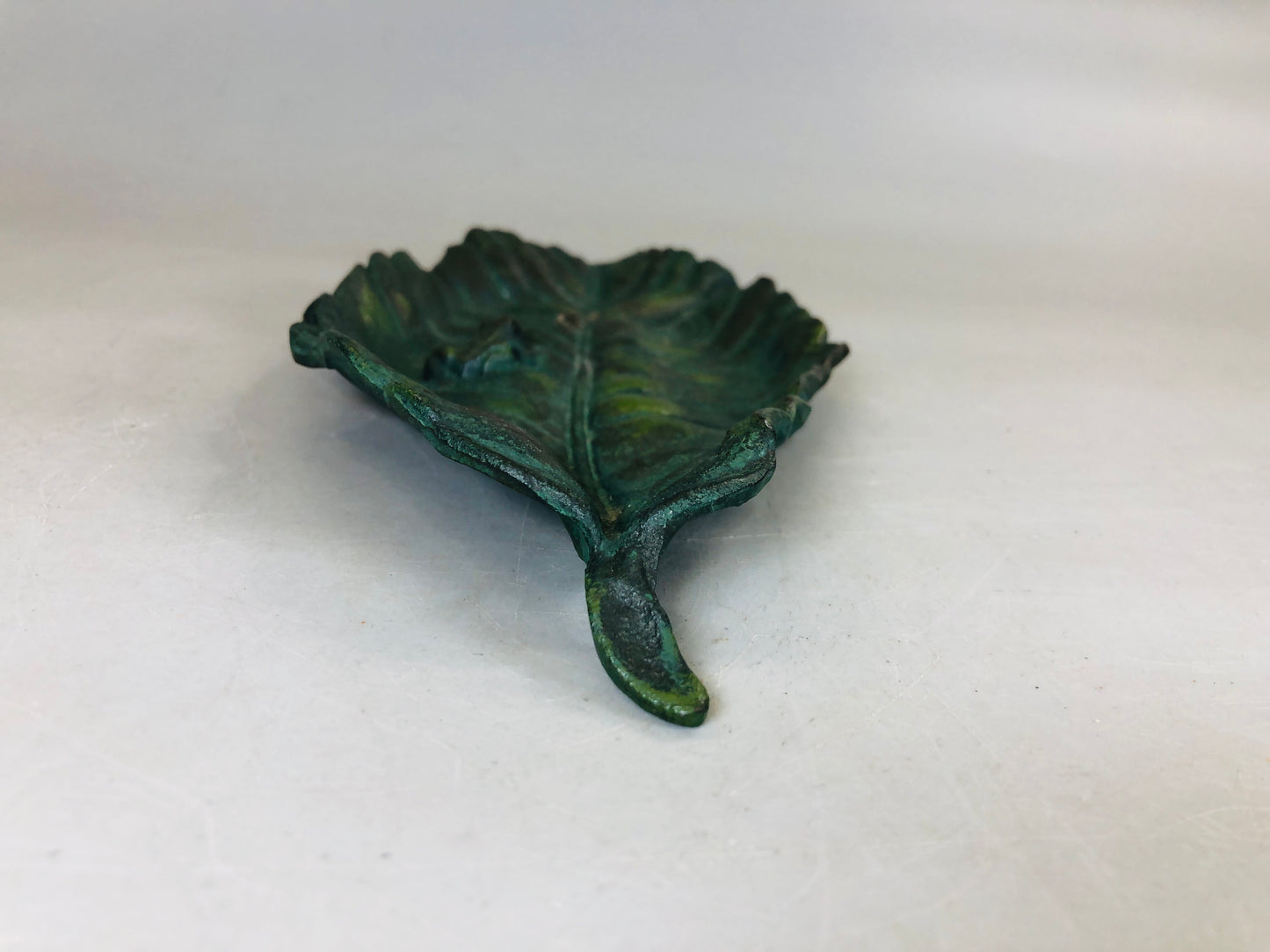 Y5773 DISH Copper small plate signed frog leaf Japan antique vintage tableware