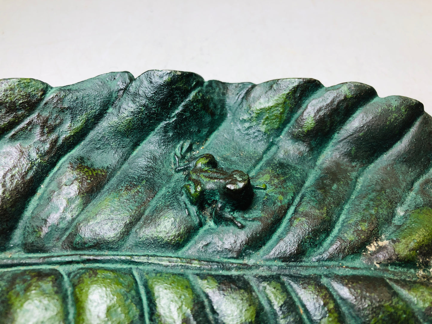 Y5773 DISH Copper small plate signed frog leaf Japan antique vintage tableware