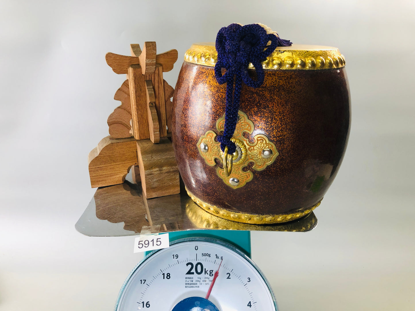 Y5915 OKIMONO Drum figure gold coating wooden stand Japan antique interior decor