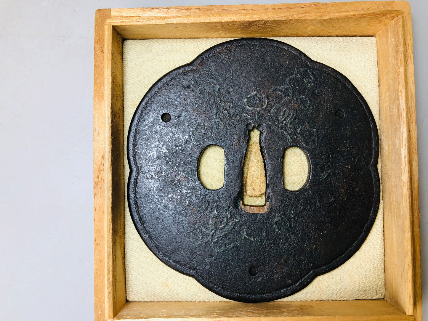 Y5995 TSUBA Large sword guard Inlay box Japan samurai katana koshirae edo