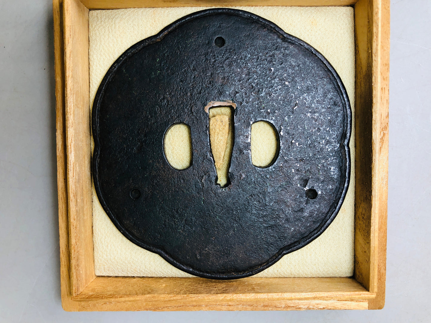 Y5995 TSUBA Large sword guard Inlay box Japan samurai katana koshirae edo