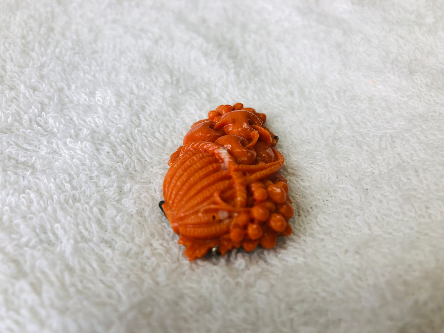 Y6003 OBIDOME Coral Sash clip fruit basket engraving Japan antique brooch