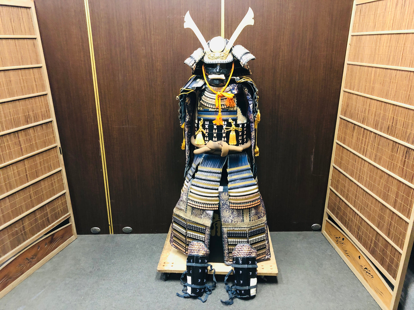 Y7036 YOROI Samurai armor helmet set navy blue white brown thread Japan antique