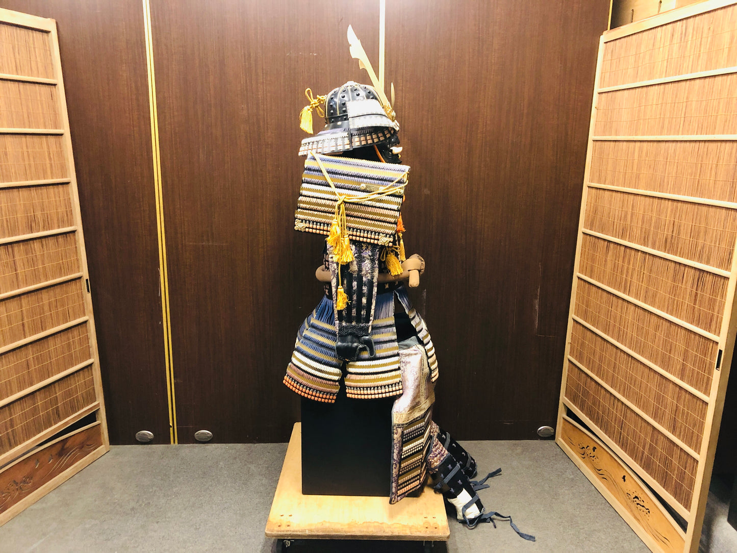 Y7036 YOROI Samurai armor helmet set navy blue white brown thread Japan antique