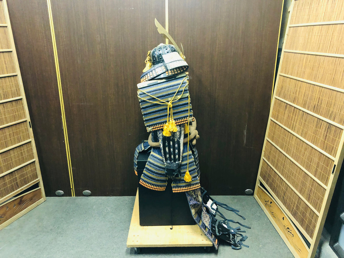 Y7038 YOROI Samurai armor helmet set navy blue thread Japan antique busho bushi