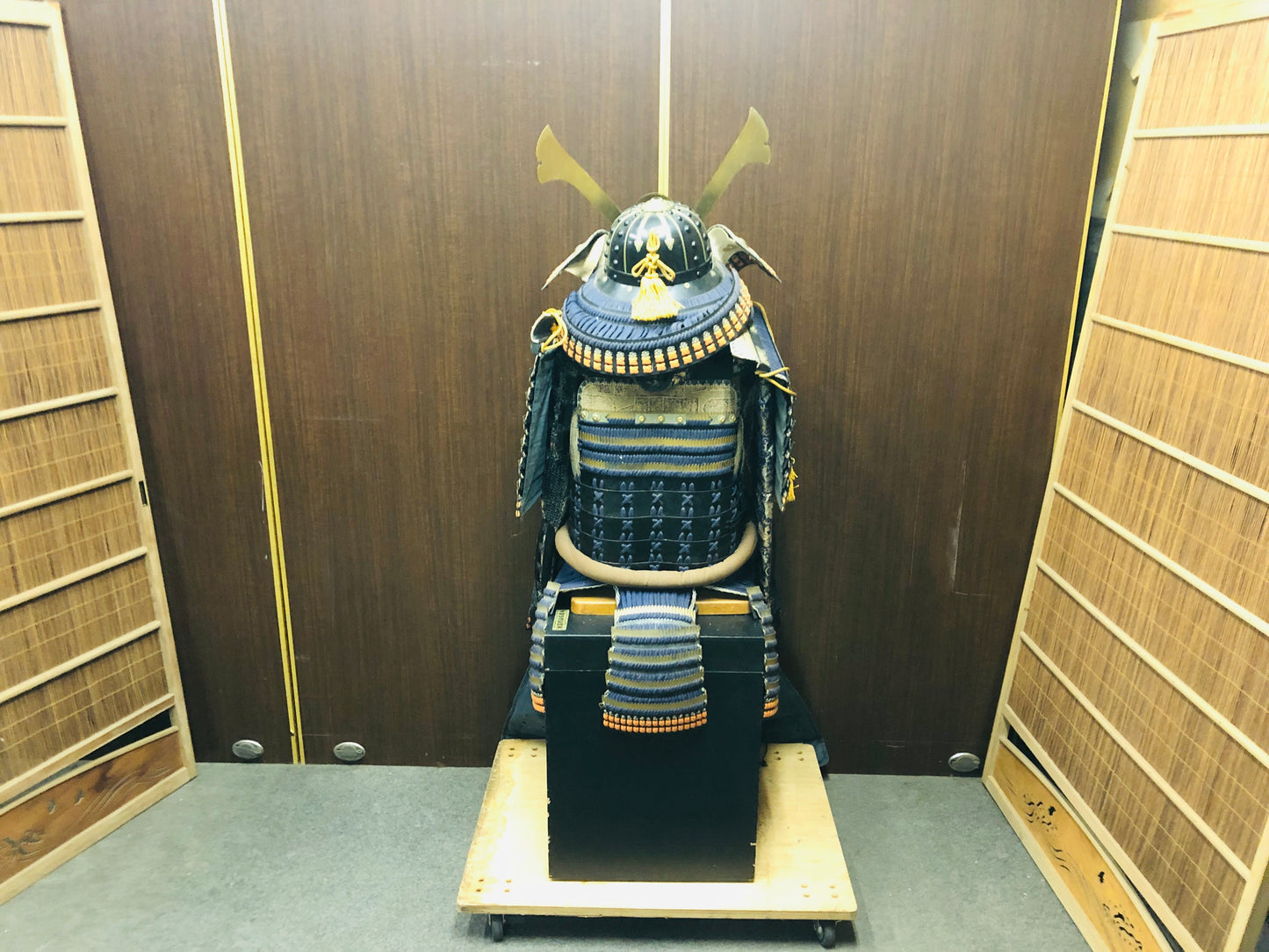 Y7038 YOROI Samurai armor helmet set navy blue thread Japan antique busho bushi