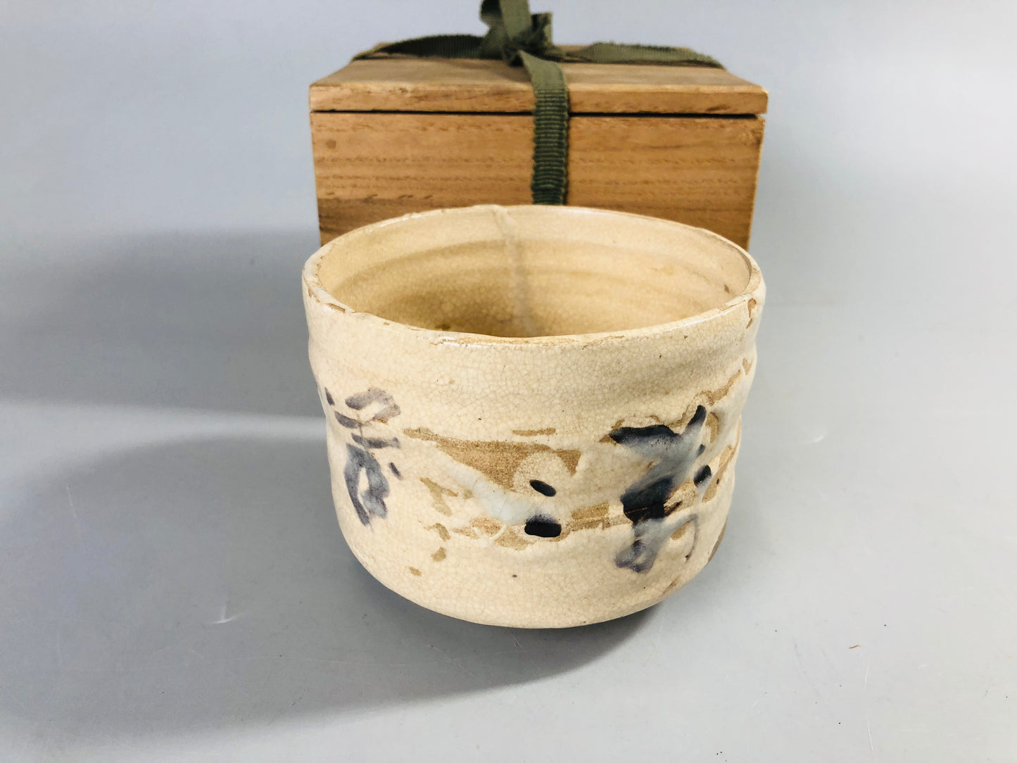 Y7074 CHAWAN Mino-ware bowl signed box Japan antique tea ceremony pottery teacup