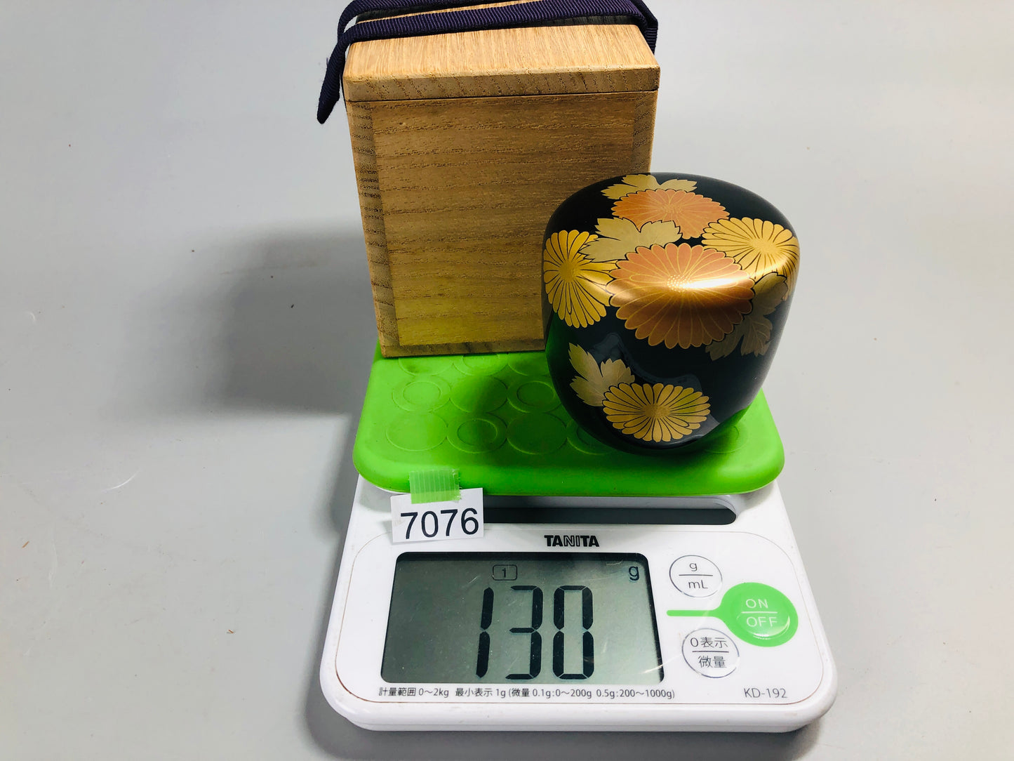 Y7076 NATUME Makie Caddy container chrysanthemum box Japan Tea Ceremony antique