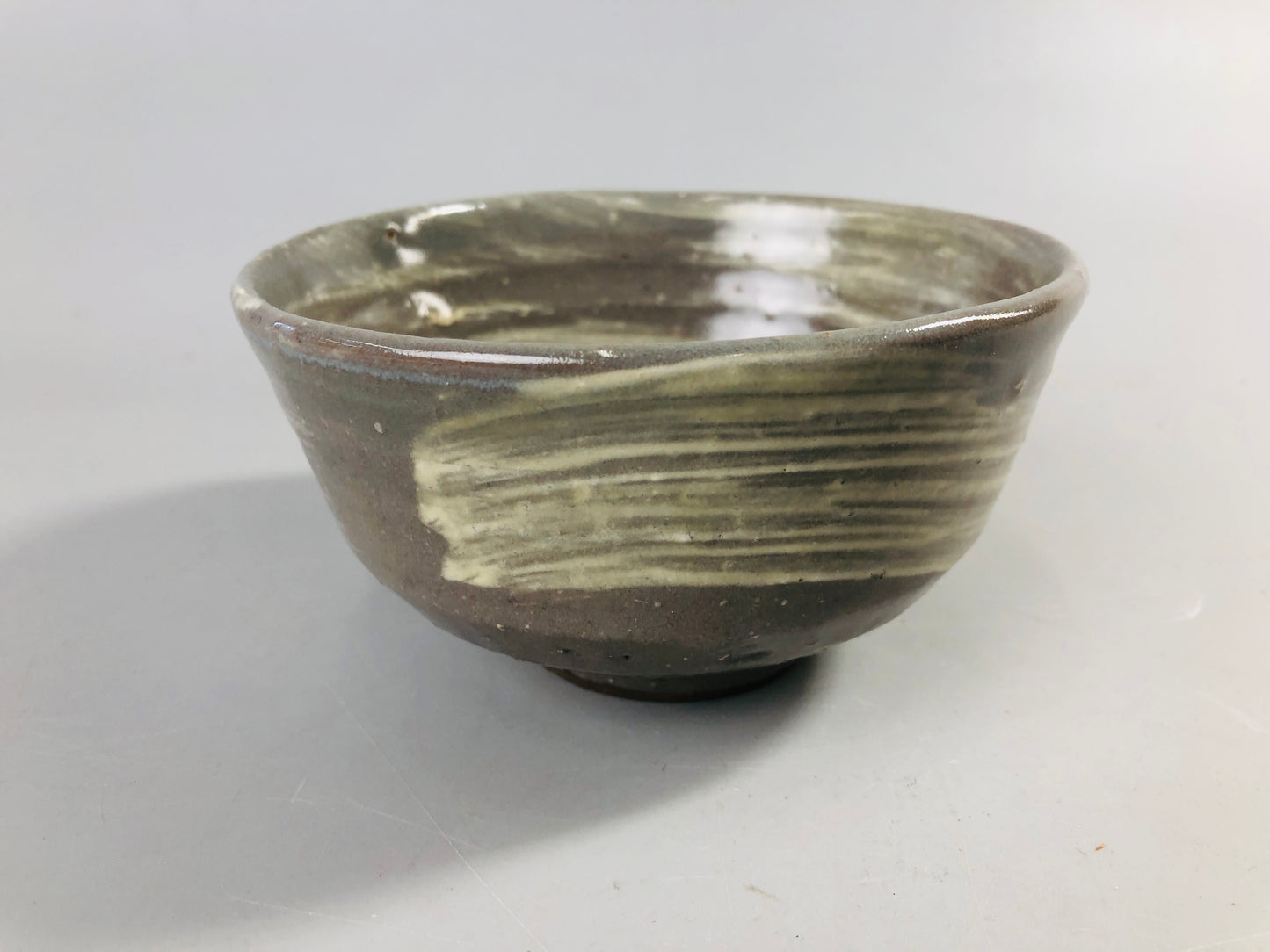 Y7078 CHAWAN Hakeme brushmark bowl signed Japan antique tea ceremony pottery cup