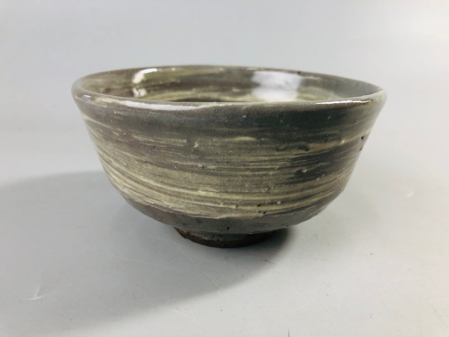 Y7078 CHAWAN Hakeme brushmark bowl signed Japan antique tea ceremony pottery cup