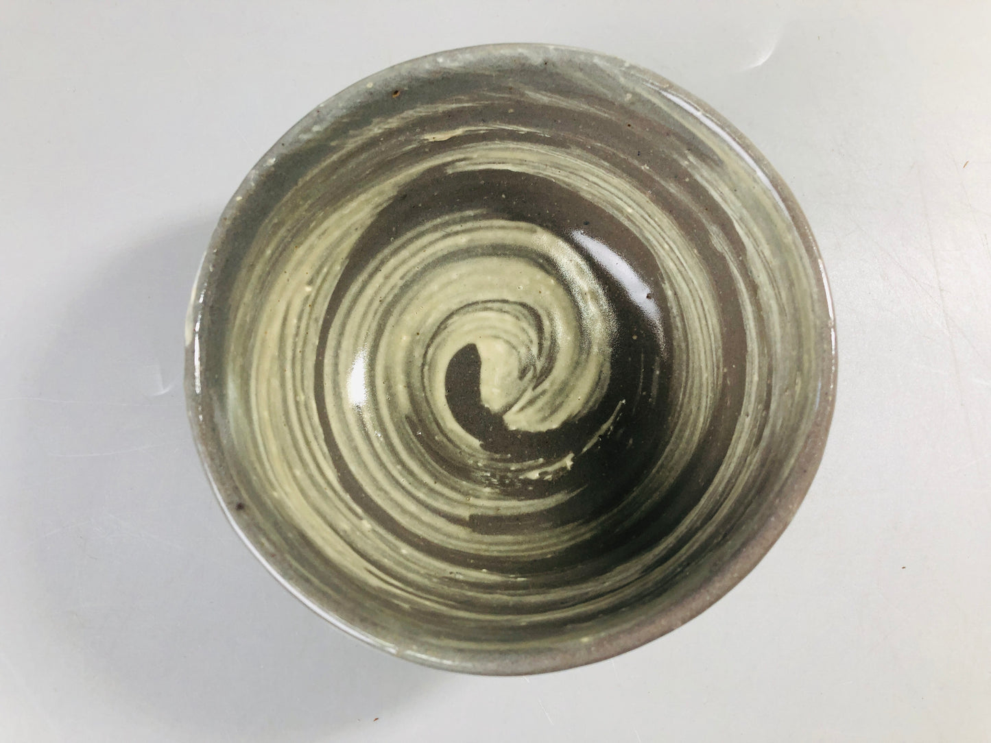 Y7078 CHAWAN Hakeme brushmark bowl signed Japan antique tea ceremony pottery cup