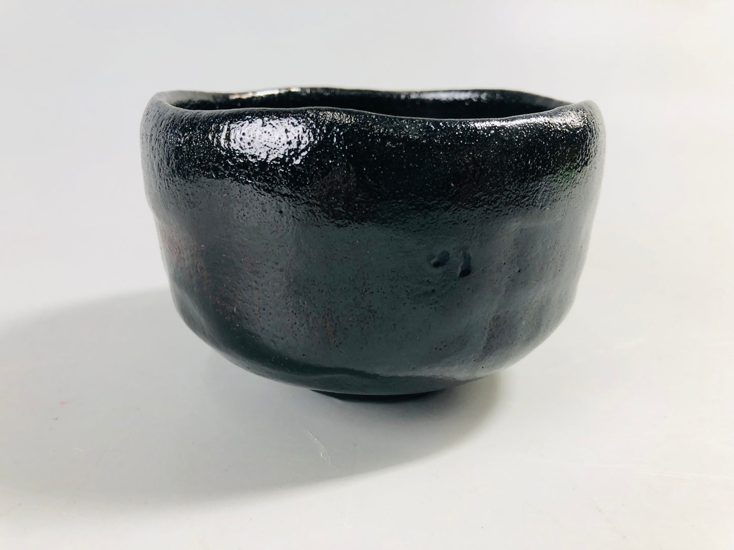 Y7094 CHAWAN Raku-ware black bowl signed Japan antique tea ceremony pottery cup