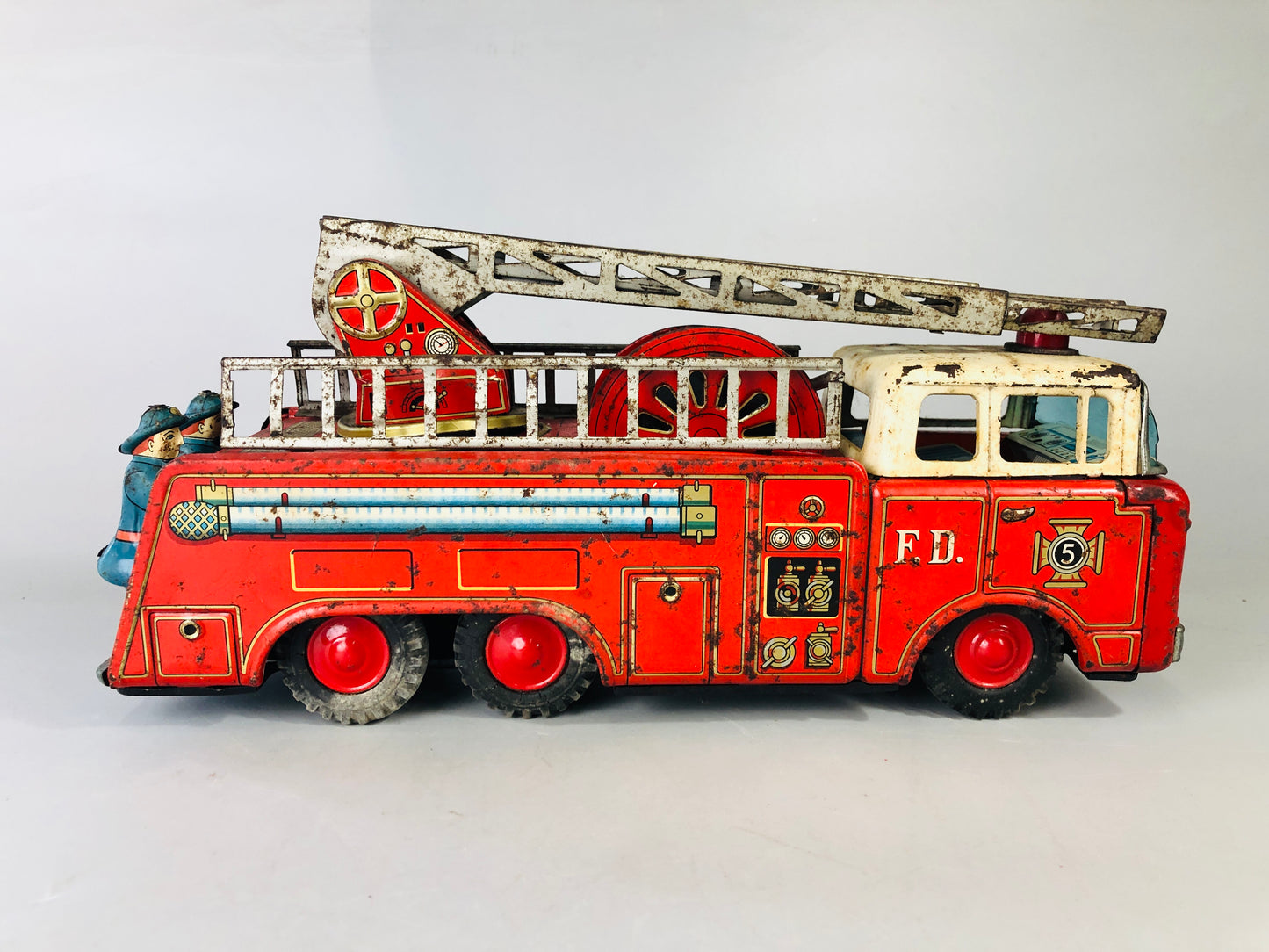 Y7125 TIN TOY Fire engine truck working vehicle Japanese antique vintage