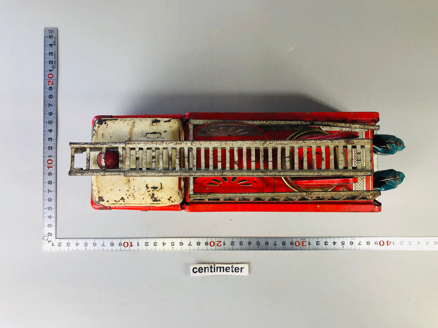 Y7125 TIN TOY Fire engine truck working vehicle Japanese antique vintage
