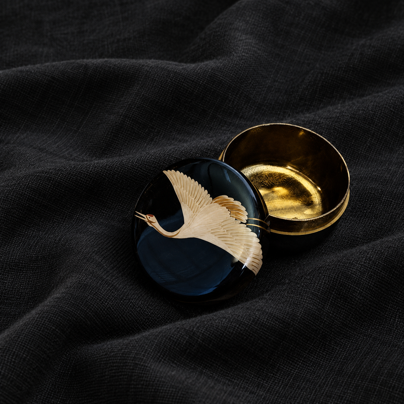 Maki-e — Lacquerware Decorated with Gold