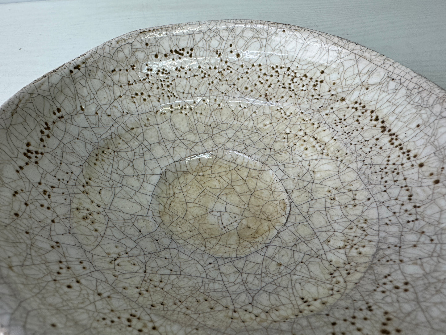 Y10001 CHAWAN Raku-ware white flat bowl signed box Japan antique tea ceremony