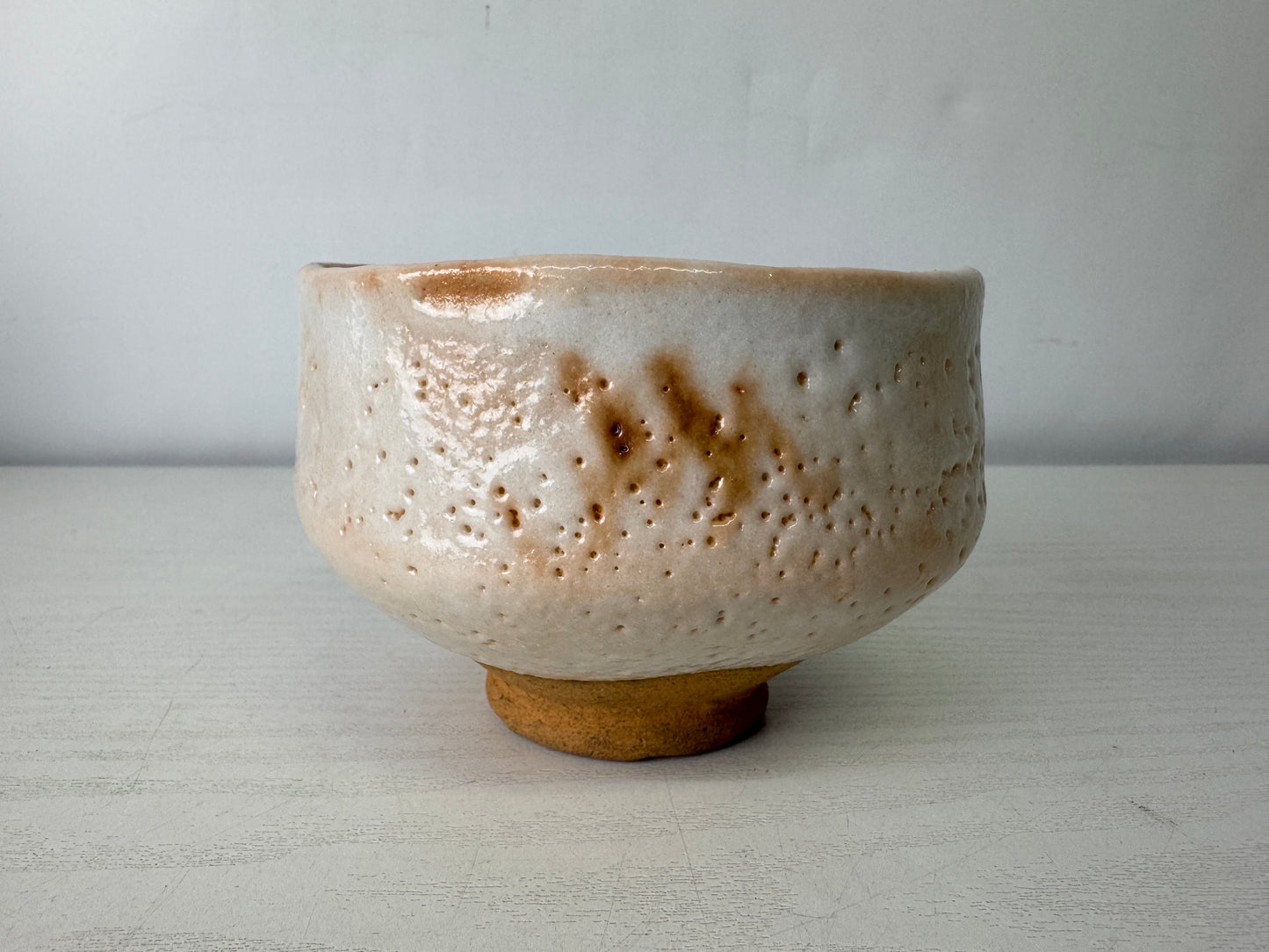 Y10003 CHAWAN Shino-ware bowl signed box Japan antique tea ceremony pottery cup
