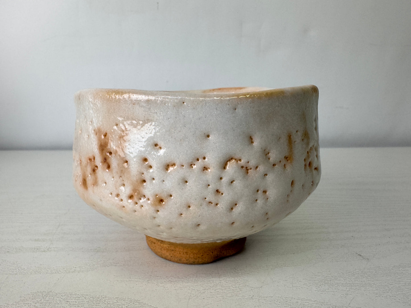 Y10003 CHAWAN Shino-ware bowl signed box Japan antique tea ceremony pottery cup