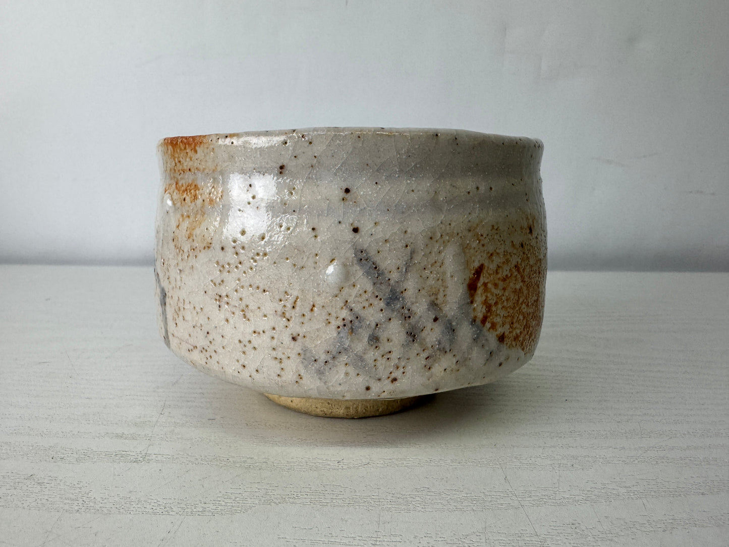 Y10004 CHAWAN Shino-ware bowl signed box Japan antique tea ceremony pottery cup