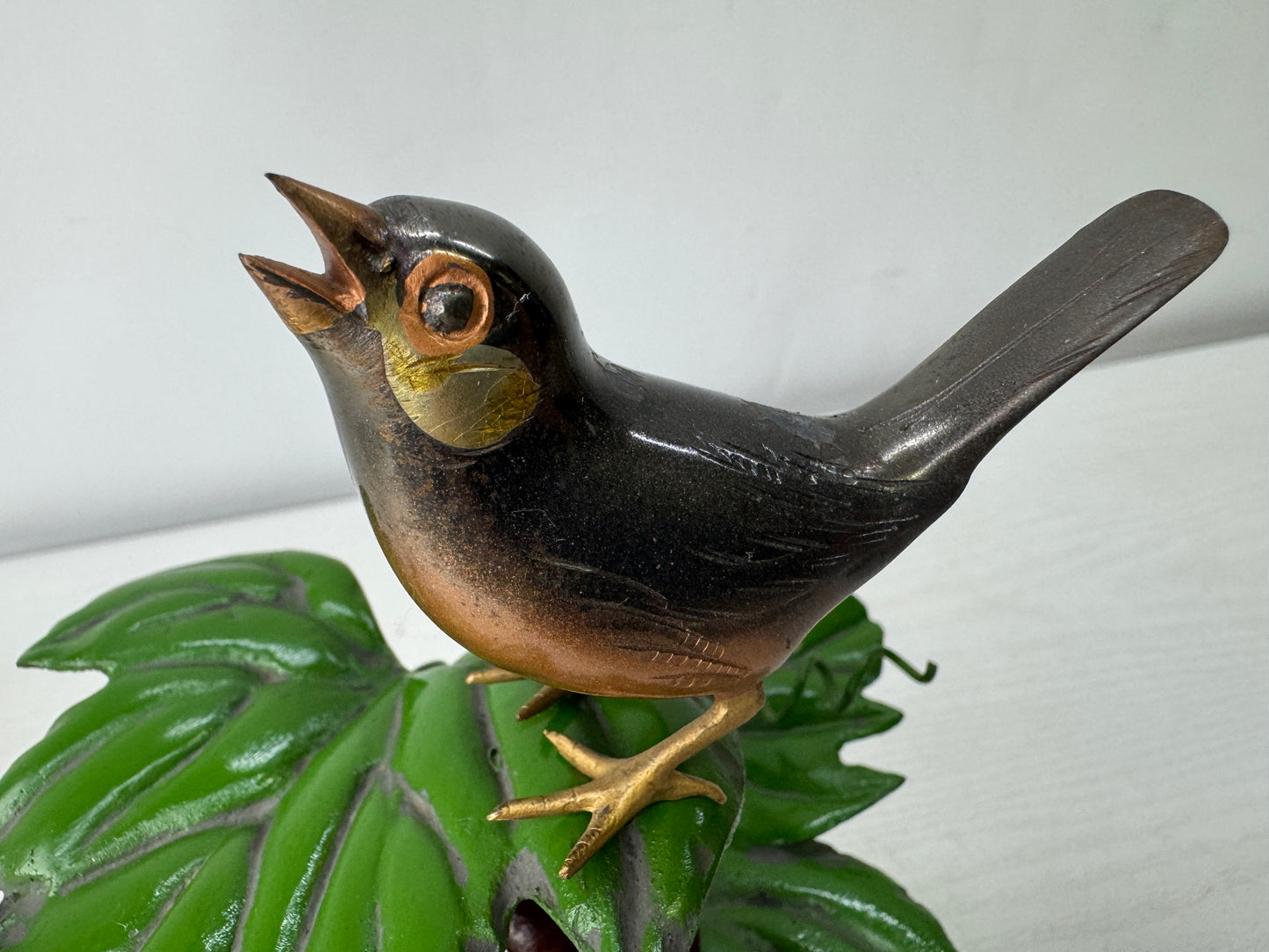 Y10008 OKIMONO metal Bird Grapevine figurine signed box Japan antique interior