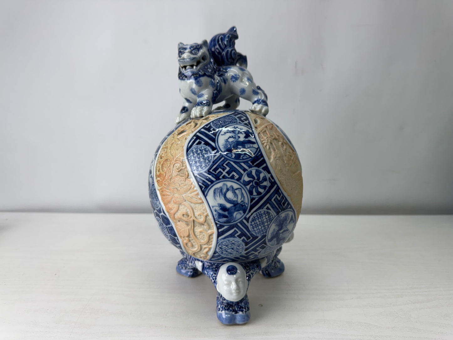 Y10016 KOURO Incense Burner Karako tripod signed Japan antique fragrance aroma